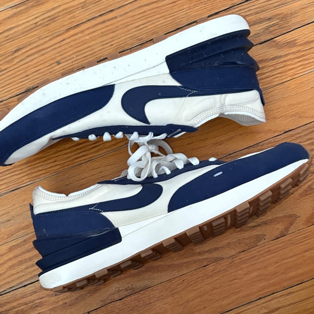 Nike White and Navy Low-Top Running Shoes